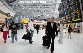 ep pasajeroaeropuertomaleta