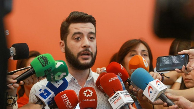 ep secretarioorganizacionciudadanos madrid cesar zafra atiendelos medioscomunicacionvaloraractualidad politicala sede nacionalcs