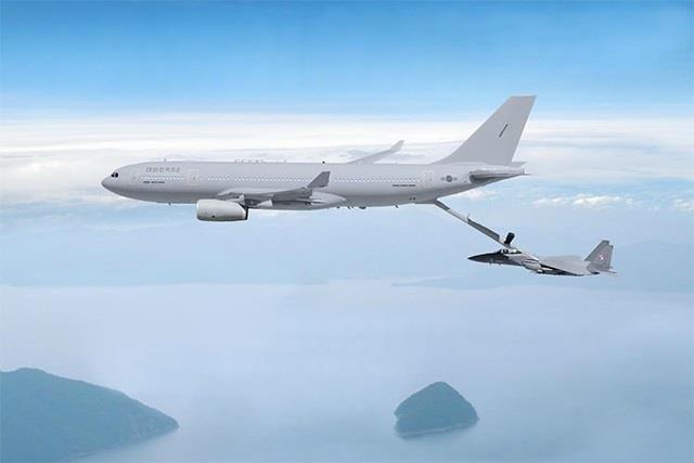Un avión A330 MRTT de reabastecimiento en vuelo | AIRBUS DEFENCE AND SPACE ep un avion a330 mrttreabastecimientovuelo