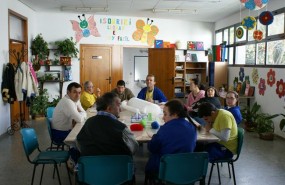 ep un grupojovenesun centropazbien