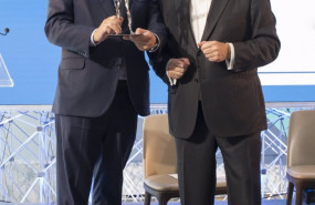 ep velazquez recibe el premio