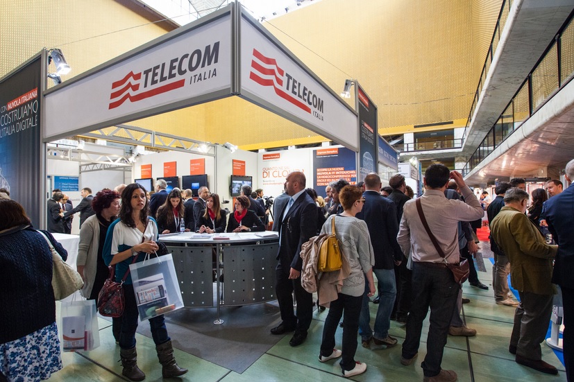 Telecom Italia confirma sus previsiones tras la caída de su beneficio