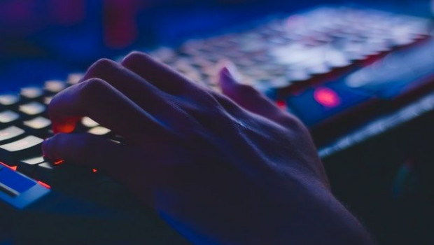 1586943544 photo of person typing on computer keyboard 735911 1586943544 photo of person typing on computer keyboard 735911