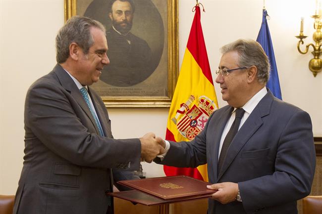 Acuerdo entre Interior y los farmacéuticos | MINISTERIO DEL INTERIOR ep acuerdointeriorlos farmaceuticos