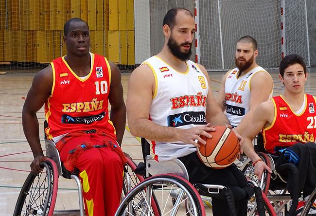 Alejandro Zarzuela (9 junto a Diallo (10), Ortega (21) y Ruiz (11) | FEDDF ep alejandro zarzuela 9a diallo 10 ortega 21 y ruiz 11