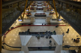 ep archivo   cintas transportadoras de maletas en el aeropuerto adolfo suarez madrid barajas a 10 de