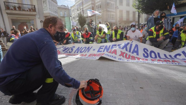 ep archivo   economia  los trabajadores de alcoa san cibrao confian en que las cubas puedan