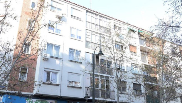 ep archivo   fachada de un bloque de pisos