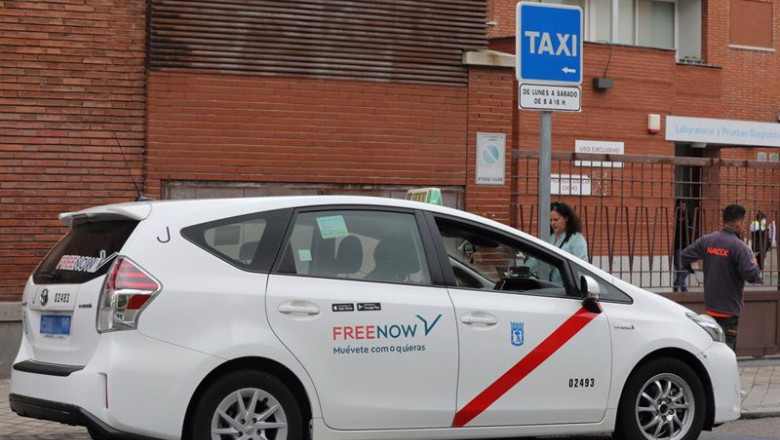 ep archivo un taxi aparcado a 17 de octubre de 2022 en madrid ep archivo un taxi aparcado a 17 de octubre de 2022 en madrid