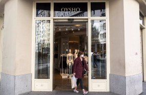 ep archivo   una mujer sale de una tienda oysho del grupo inditex a 5 de marzo de 2022 en madrid