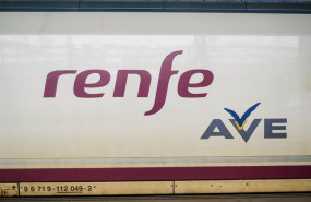 ep archivo   vagon de un tren ave de renfe en las vias de la estacion de atocha