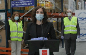 ep ayuso en su visita a la sede del banco de alimentos en alcorcon