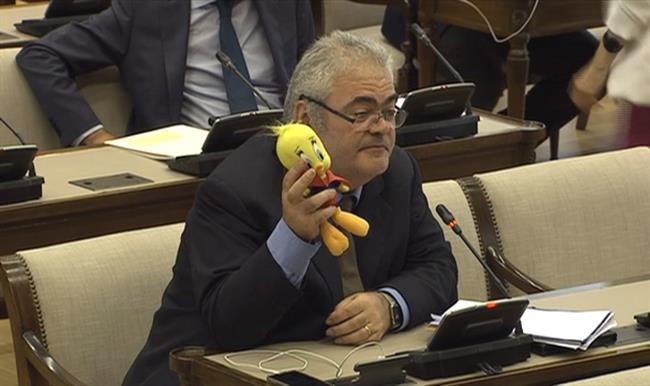 ep diputadopdecat feliu guillaumesun munecopiolin