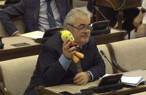 ep diputadopdecat feliu guillaumesun munecopiolin