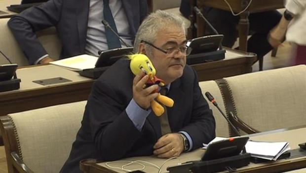 ep diputadopdecat feliu guillaumesun munecopiolin