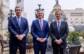 ep el gobernador de kentucky andy beshear y el consejero delegado bernardo velazquez y el presidente
