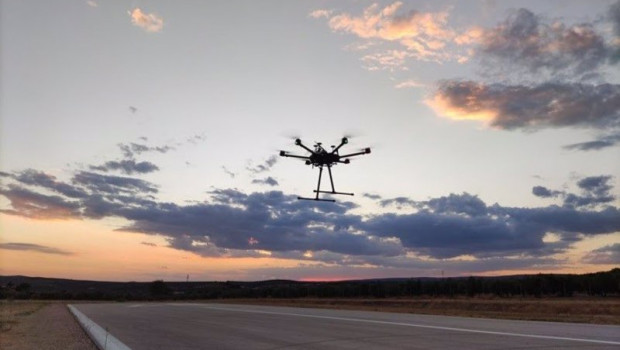 ep ensayo con drones en el centro atlas de villacarrillo