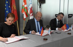 ep firmaconvenioincorporacionnavarrala eurorregion