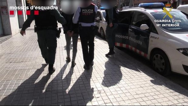 ep liberanuna mujer secuestradaun pisosants-montjucsufria abusos