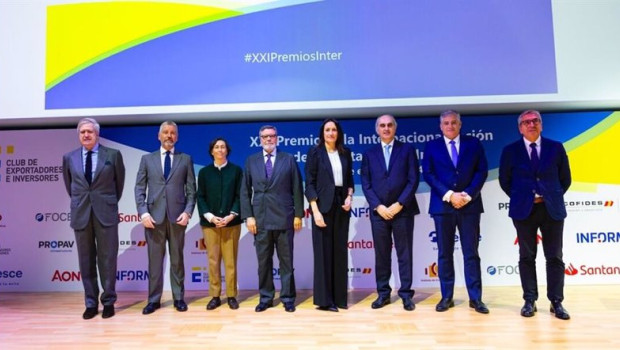 ep manuel valencia premiado fernando salazar cesce alicia varela directora general de comercio