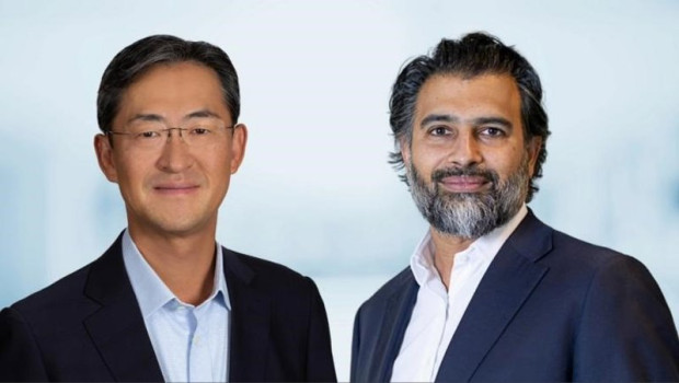 ep mike joo y adeel khan nuevos co ceos de banca de inversion en barclays