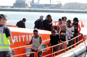ep patera malaga puerto inmigrantes rescatados
