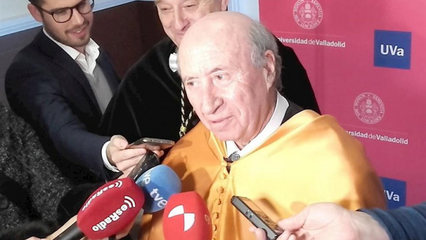 ep peridis instantes antes de ser investido doctor honoris causa 22-3-18