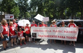 ep protestaenfermoshepatitislas puertasministeriosanidad