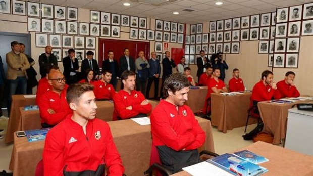 ep raul gonzalez victor valdesxabi alonso entrealumnosla rfef