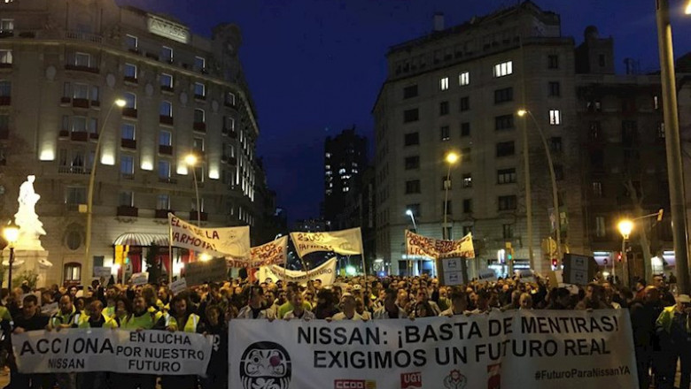 ep unos 1300 trabajadores de nissan se concentran en barcelona para exigir un plan industrial