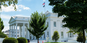l exterieur de la maison blanche est vu depuis la pelouse nord a washington 