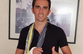ep alberto contador operado con exitola muneca derecha