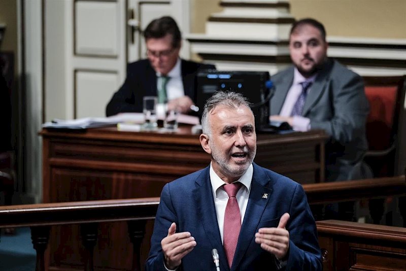 ep angel victor torres presidente de canarias en el pleno del parlamento