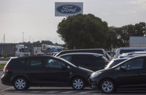 ep archivo   coches aparcados en la entrada de la factoria de ford espana en almussafes en el