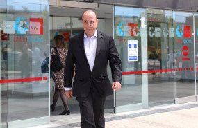 ep archivo   el exministro de industria turismo y comercio miguel sebastian vista al exsecretario