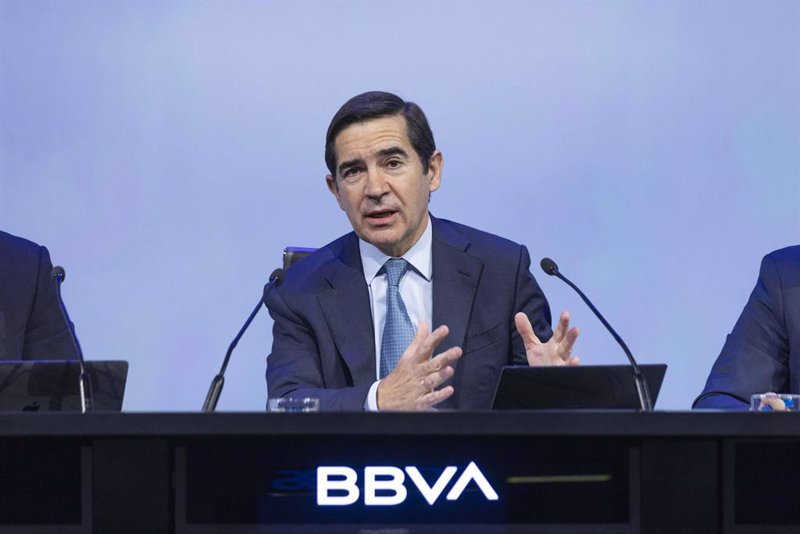 Carlos Torres: BBVA no necesita mejorar la OPA sobre Banco Sabadell