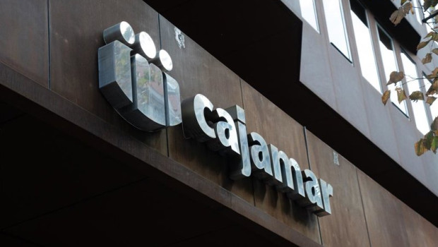 ep archivo   fachada del banco cajamar