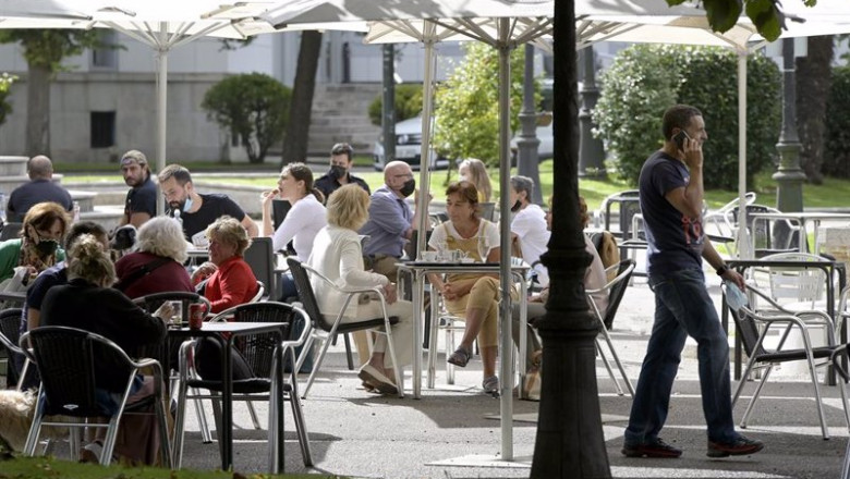 ep archivo varias personas en la terraza de un bar a 18 de septiembre de 2021 en a coruna galicia ep archivo varias personas en la terraza de un bar a 18 de septiembre de 2021 en a coruna galicia