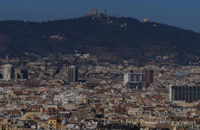 ep archivo   vistas de la ciudad de barcelona desde el mirador de la fundacion joan miro