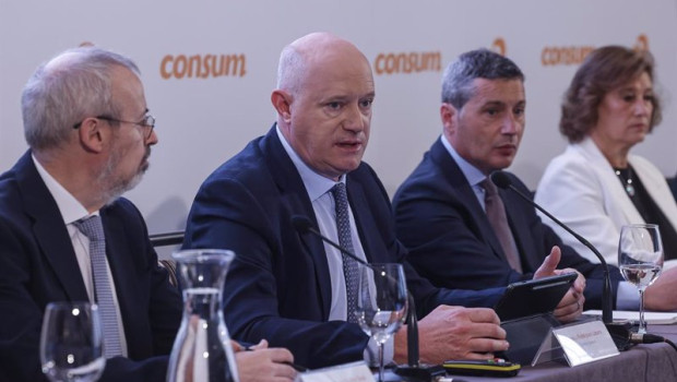 ep el director general de consum antonio rodriguez lazaro 2i interviene durante la presentacion de ep el director general de consum antonio rodriguez lazaro 2i interviene durante la presentacion de