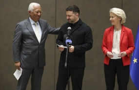 ep el presidente de ucrania volodimir zelenski junto al presidente del consejo europeo antonio costa