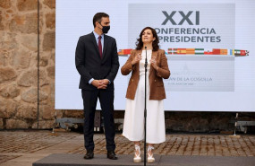 ep el presidente del gobierno pedro sanchez escucha la intervencion de la jefa del ejecutivo de la