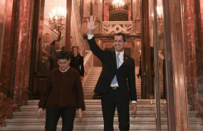 ep el presidente encargado de venezuela juan guaido saluda junto a la ministra de asuntos exteriores