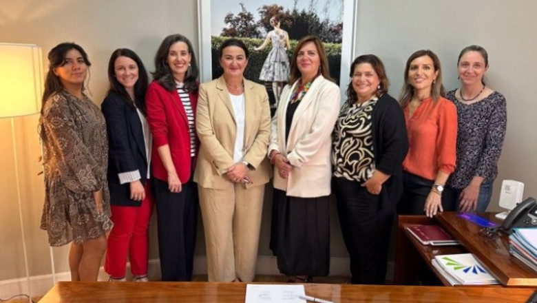 ep enaire firma una alianza con ellas vuelan alto para impulsar el valor de las mujeres en la ep enaire firma una alianza con ellas vuelan alto para impulsar el valor de las mujeres en la
