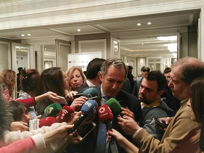 Enrique Ossorio atiende a los medios de comunicación | PP DE MADRID ep enrique ossorio atiendelos medioscomunicacion