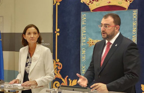 ep la ministraindustria reyes maroto ypresidenteprincipadoasturias adrian barbon en ruedaprensa