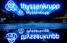 ep logo de thyssenkrupp en una de sus fabricas en alemania