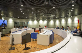 ep los integrantes de la comision tripartita que estudia la prorroga de los erte