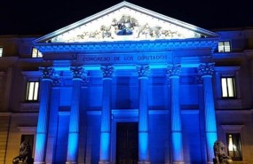 ep monumentosedificiostoda espanailuminanazuldia mundial del