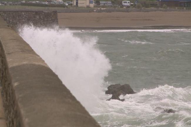 Olas en la playa de Ereaga (Getxo) | EUROPA PRESS ep olasla playaereaga getxo